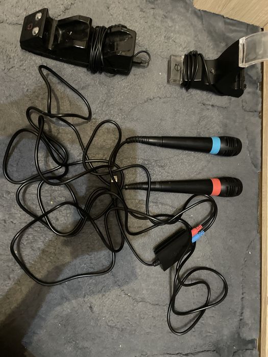 Sprzadam mikrofony do ps 3, VGA Cable oraz 2 stacje ładowania do padow
