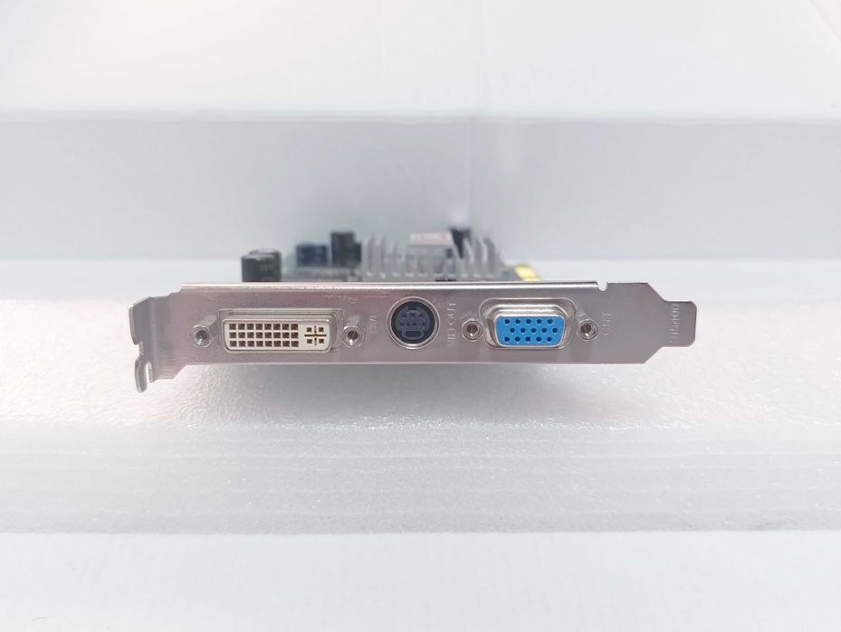 Відеокарта ATI Radeon 9200 DDR 64MB AGP 8x DVI VGA в ідеальному стані