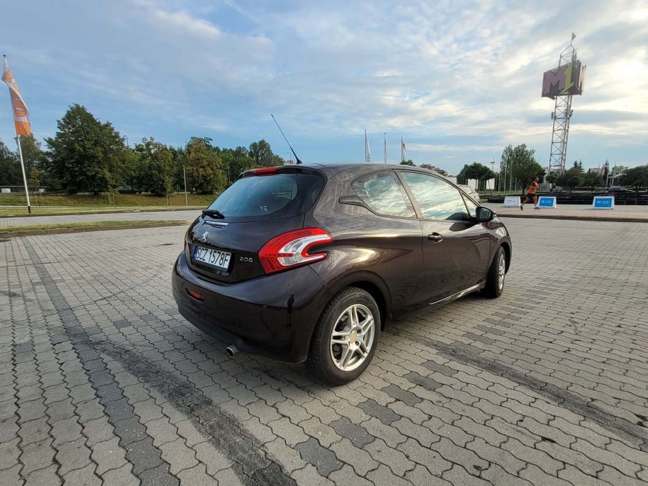 Peugot 208  1.4 vti