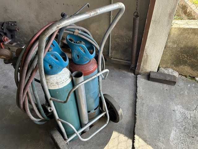 Conjunto de Botijas de gás Oxigênio e Acetileno