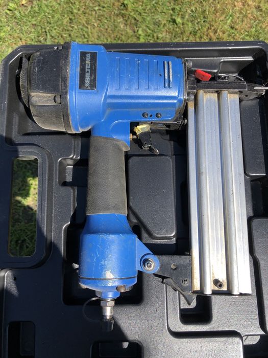 Pistolet gwozdziarka Biltema Uszkodzony