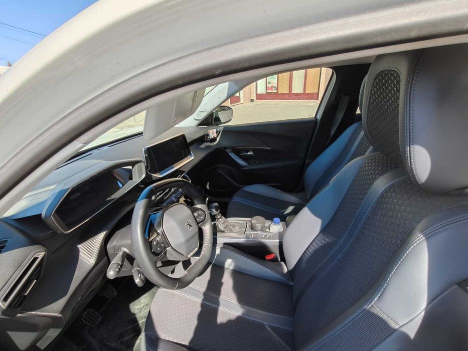Peugeot 2008 Allure 1.2 01199cv - Branco - de 2020