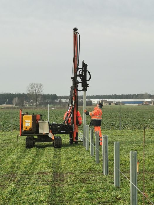 Kafarowanie słupków na farmach PV. Cała Polska