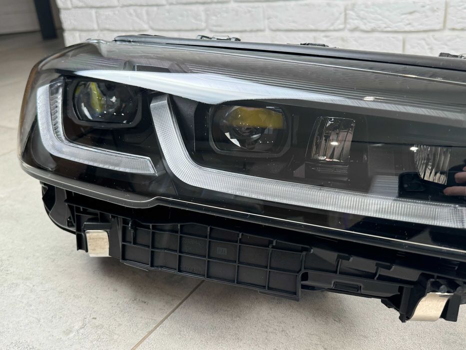 Фары G30 Shadow Line LCI