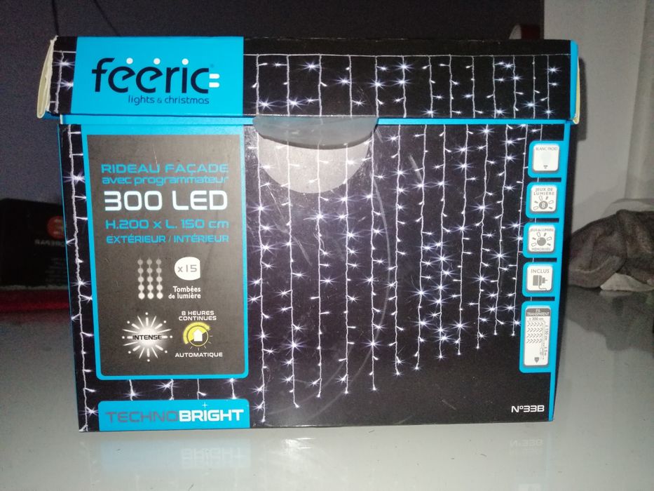 Cortina de luzes 300 leds c/ 1 fila apagada