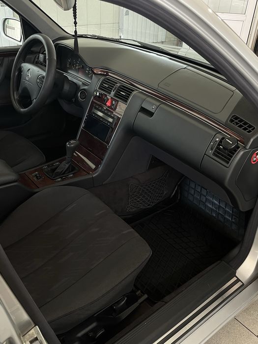 Продам Mercedes-Benz E200 W210 Restyling, 2000 року випуску