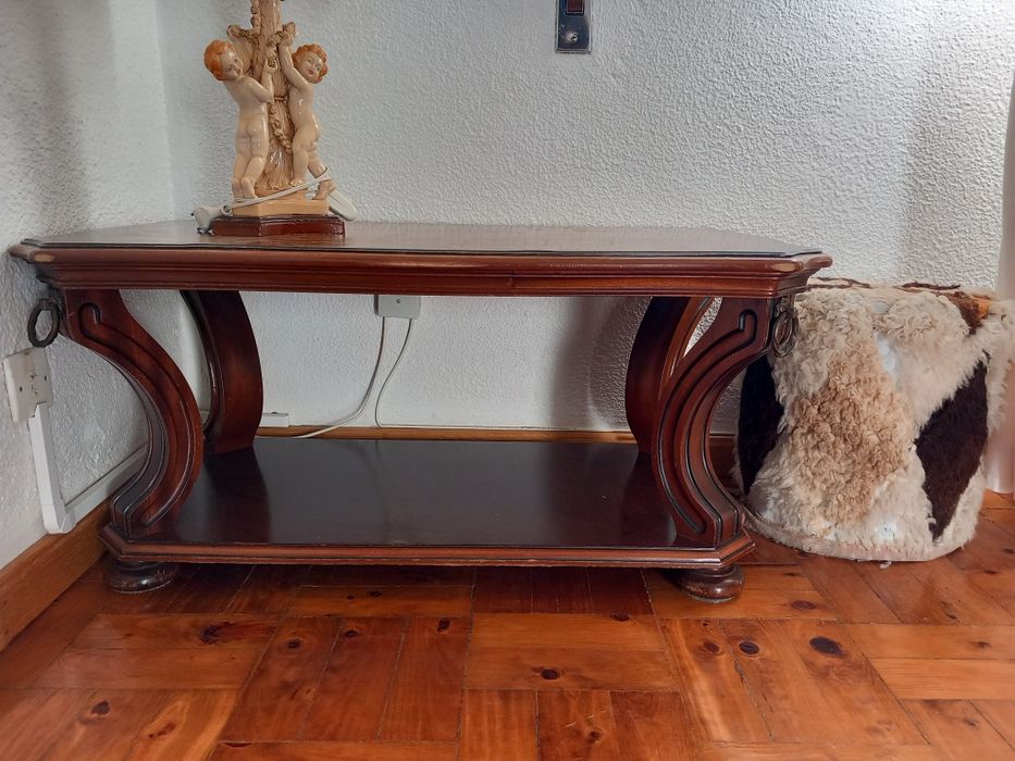 Mesa de apoio em madeira