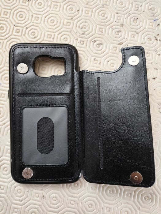 Carteira em pele preta para telemóvel - Nova