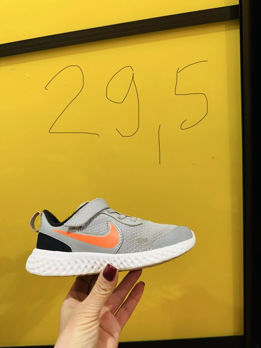 Кроссовки Nike Revolution размеры 28,5 и 29,5