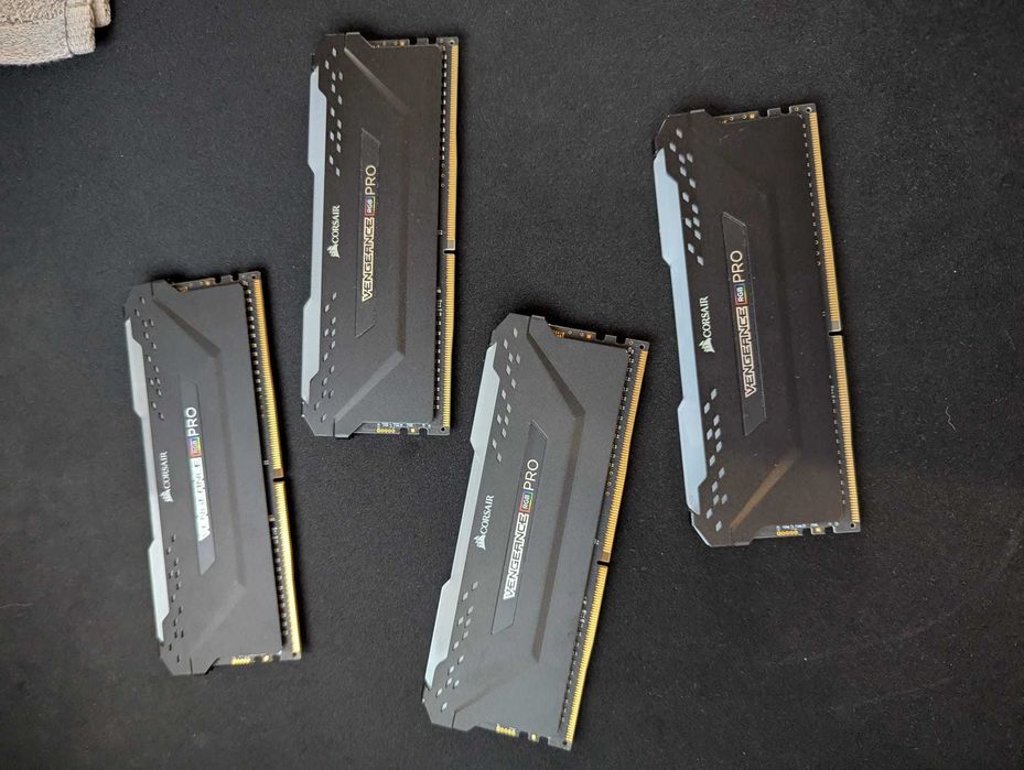 Corsair Vengeance RGB PRO 32GB (4x8GB) DDR4 3200MHz
