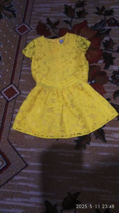 Літній костюмчик на дівчинку