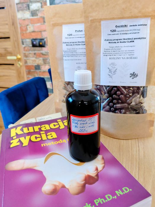 Kuracja odrobaczająca H.Clark Kapsułki goździk i piołun i ekstrakt  z młodego orzecha włoskiego