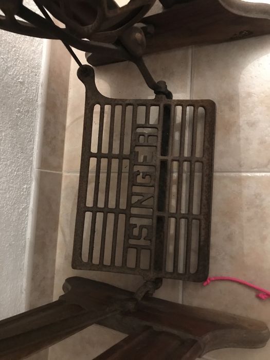 Máquina de costura antiga Singer426530599149905925