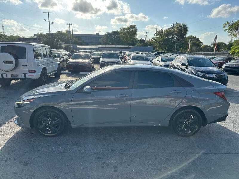 2022 Hyundai Elantra SEL