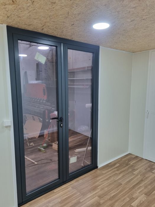 Conteiner, stand vendas bungalow
