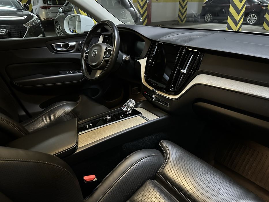 Volvo XC60 2022 Официальный