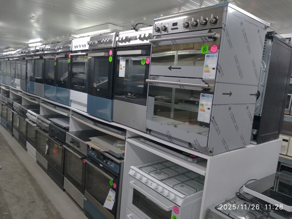 OUTLET Janki ul Wspólna 6 Kuchnia z płytą ceramiczną SMEG SUK62CMX8