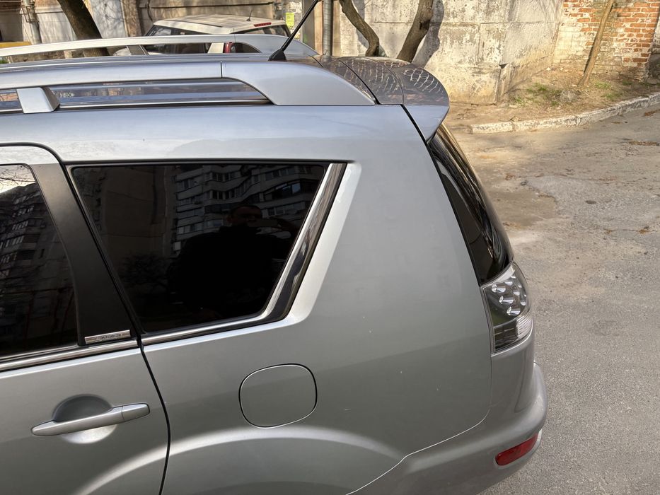 Mitsubishi outlander XL2010 rest 4wd