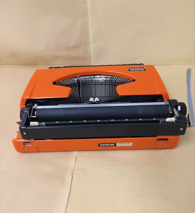 Máquina de escrever Brother 210