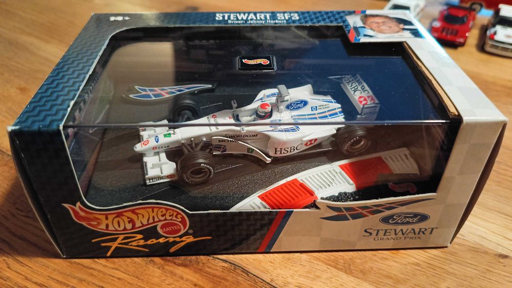 1/43 Hot Wheels Stewart SF3 Johnny Herbert 1999