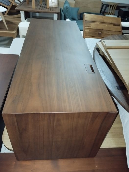 Móvel suspenso para vinis/gira discos