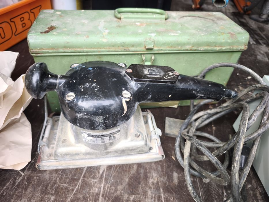 Stara maszyna oscylacyjna szlifierka duża