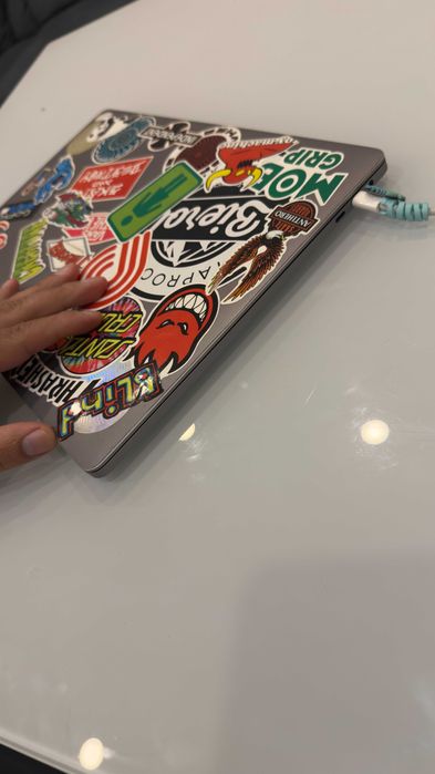 Apple Macbook Pro 16 2019 - 16gb RAM - 512gb SSD - 4gb grafica - 212 ciclos somente