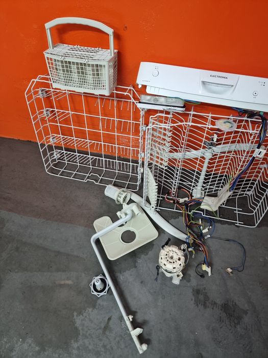 Peças e motor máquina de lavar loiça