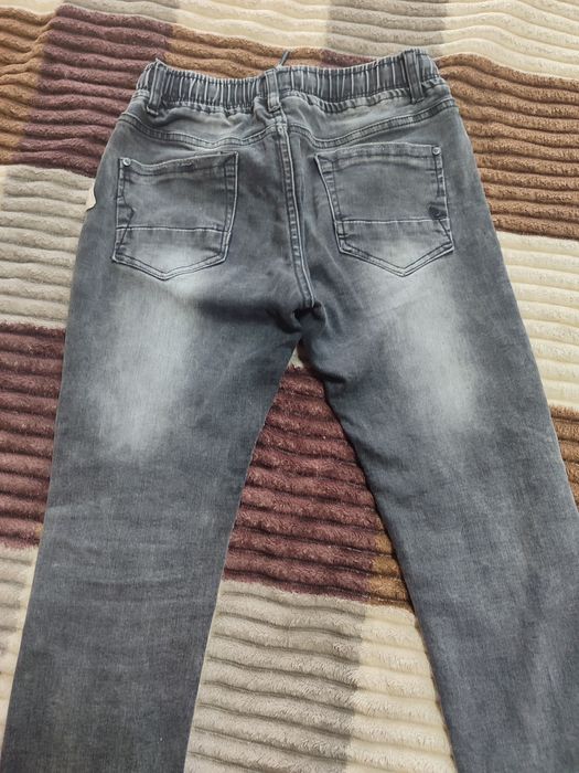 Джинси на хлопчика підлітка