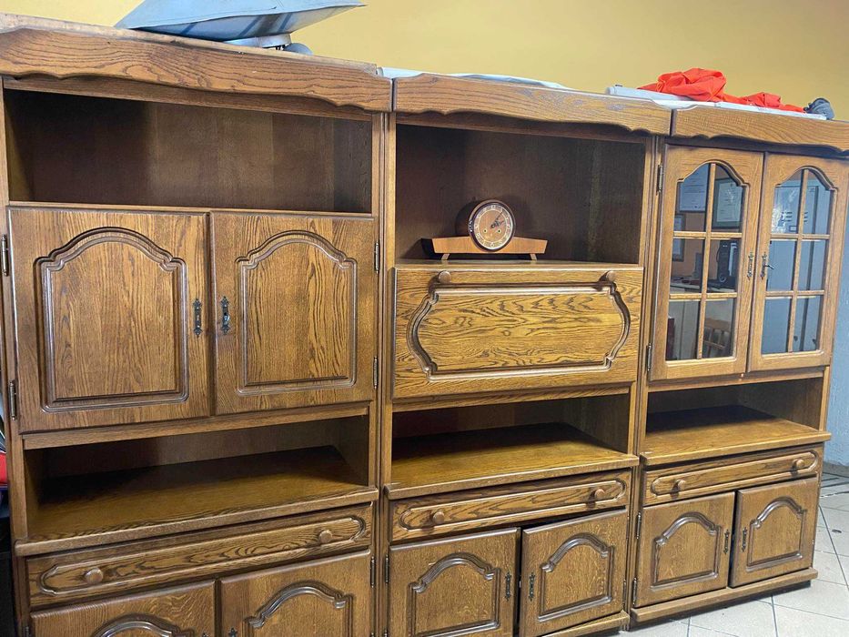 Meblościanka podświetlana meble do salonu pokoju kolor orzech