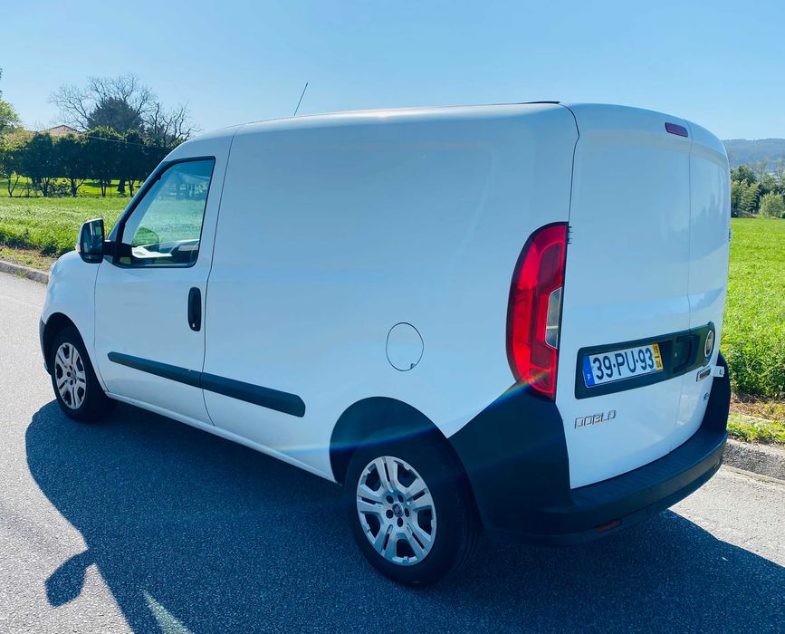 FIAT DOBLO 1.3 3 LUGARES C/ IVA DEDUTIVEL