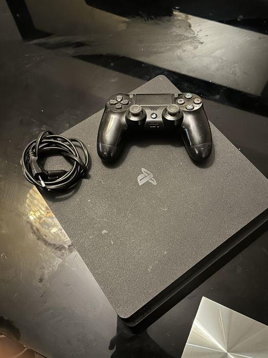 Playstation 4 slim