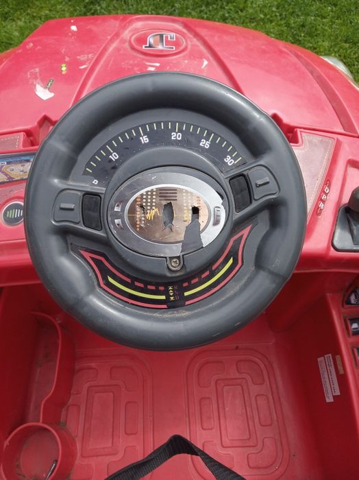 Samochód dziecięcy na akumulator czerwony