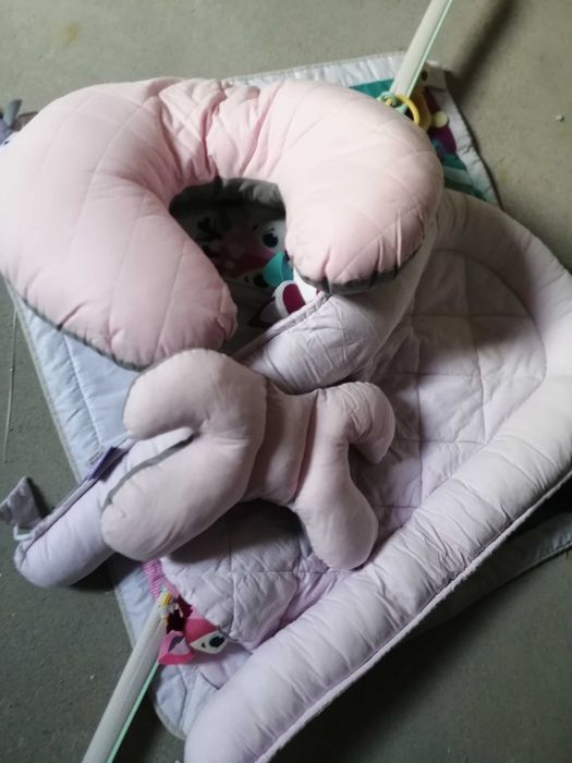 Kokon niemowlęcy, poduszka rogal do karmienia, podusia motylek