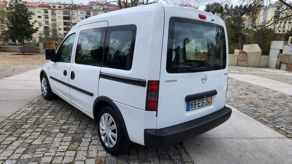 Opel Combo 1.3 CDTI 5 Lugares