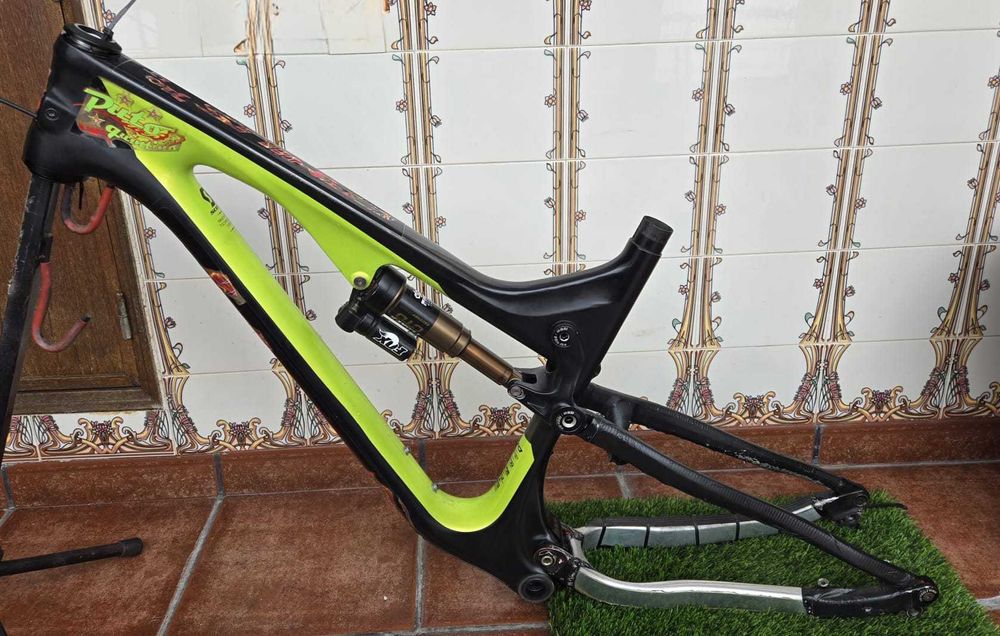 Quadro carbono Scott Genius LT Plus 2017 - 29er ou 27,5er