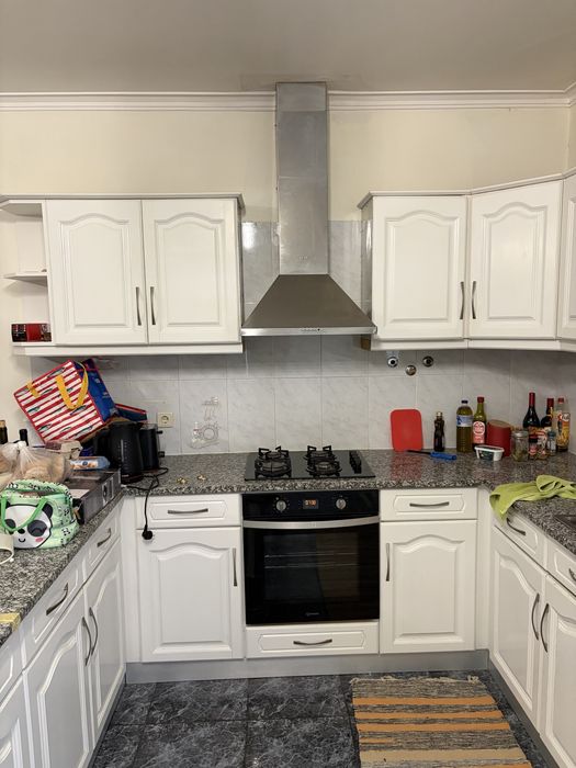 Cozinha Completa Grande (3m x 2,76m) – Com Pedras, Forno e Exaustor