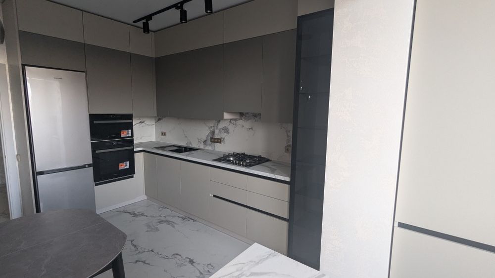 Довгострокова оренда житла в новобудові Минай 2 кімн.квартира.