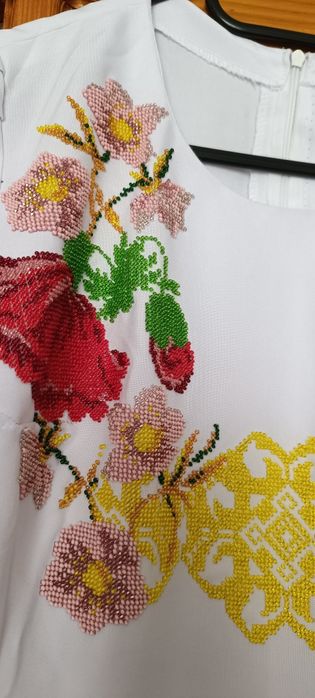 Сукня вишита бісером