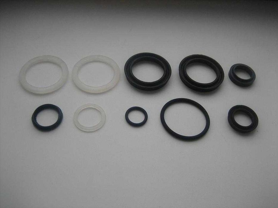 Ремкомплект гідроциліндра Львівського навантажувача