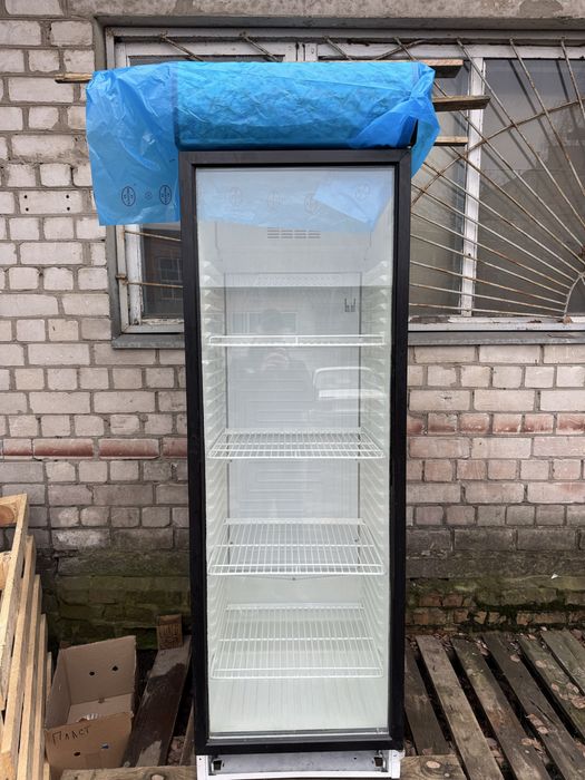 Холодильник ветрина