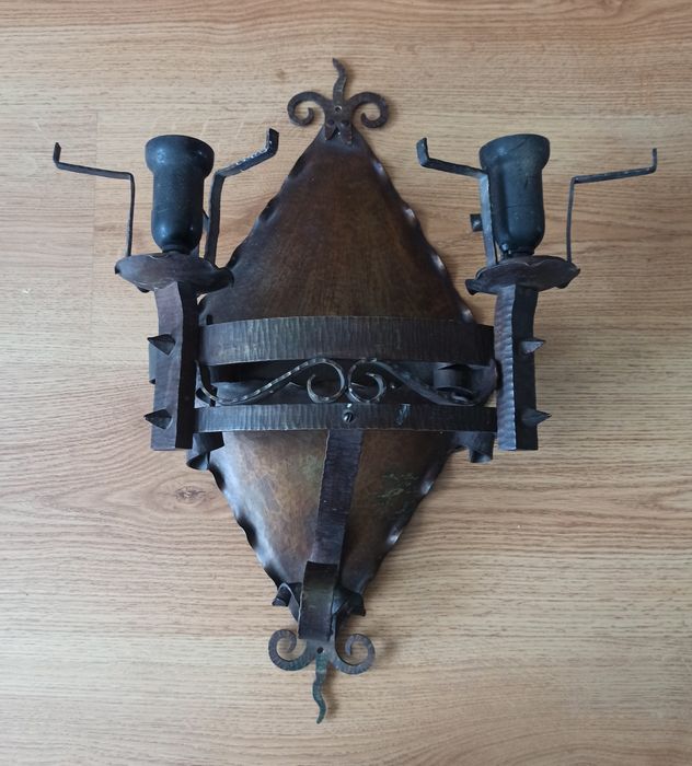 Kinkiet mosiężny kuty