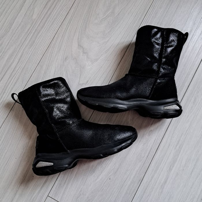 Зимові жіночі чоботи Skechers.