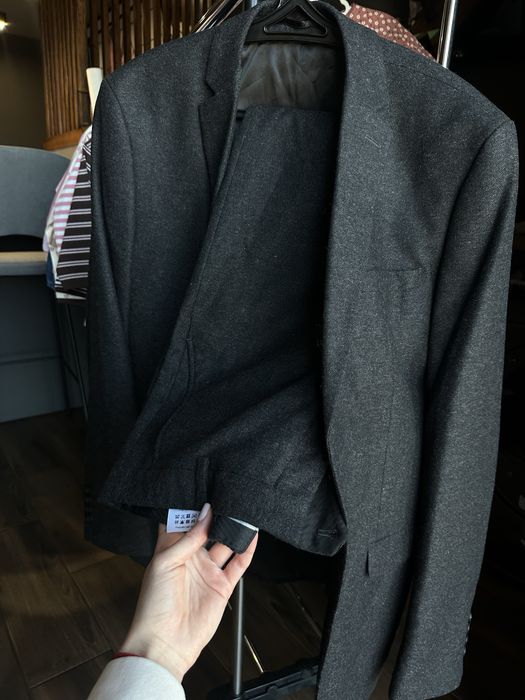 Новий чоловічий брючний костюм