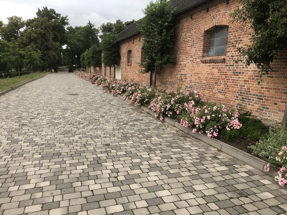 Brukarstwo, ukladanie granitu. Zielen