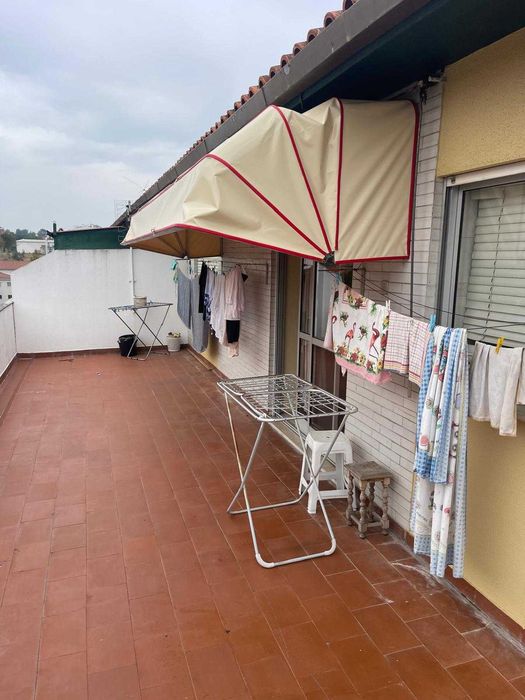 Arrenda-se quarto individual na Av. Marquês de Pombal LEIRIA  - DESPESAS INCLUIDAS