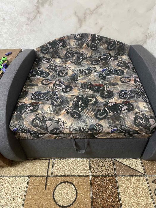 Продам диван детский