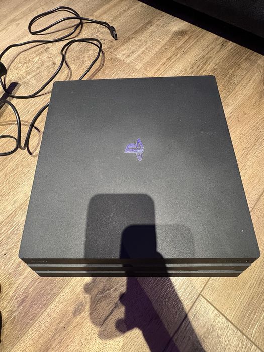 PlayStation 4 Pro 1TB + Повний комплект PS VR + 2 геймпади