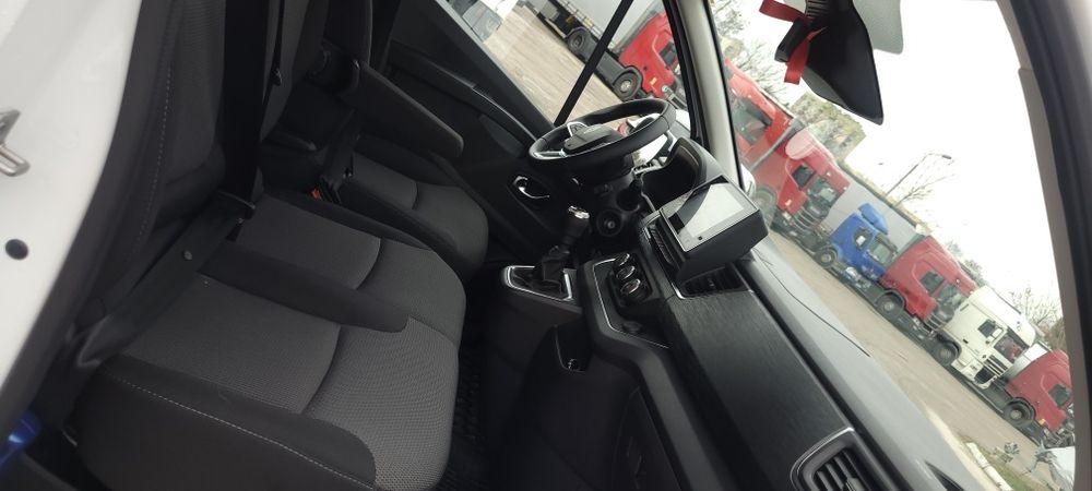 Wynajm Nowego Busa 9 osob  100zl Doba