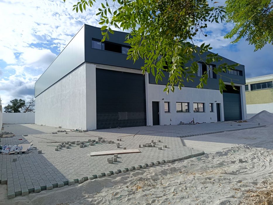 Fantástico Armazém Industrial na zona industrial do Casal do Marco